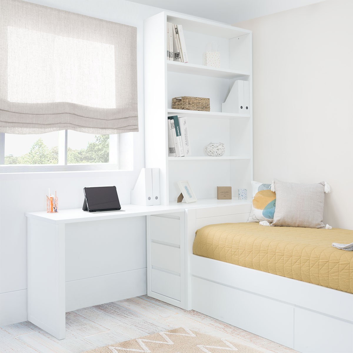 armario con escritorio integrado lacado blanco