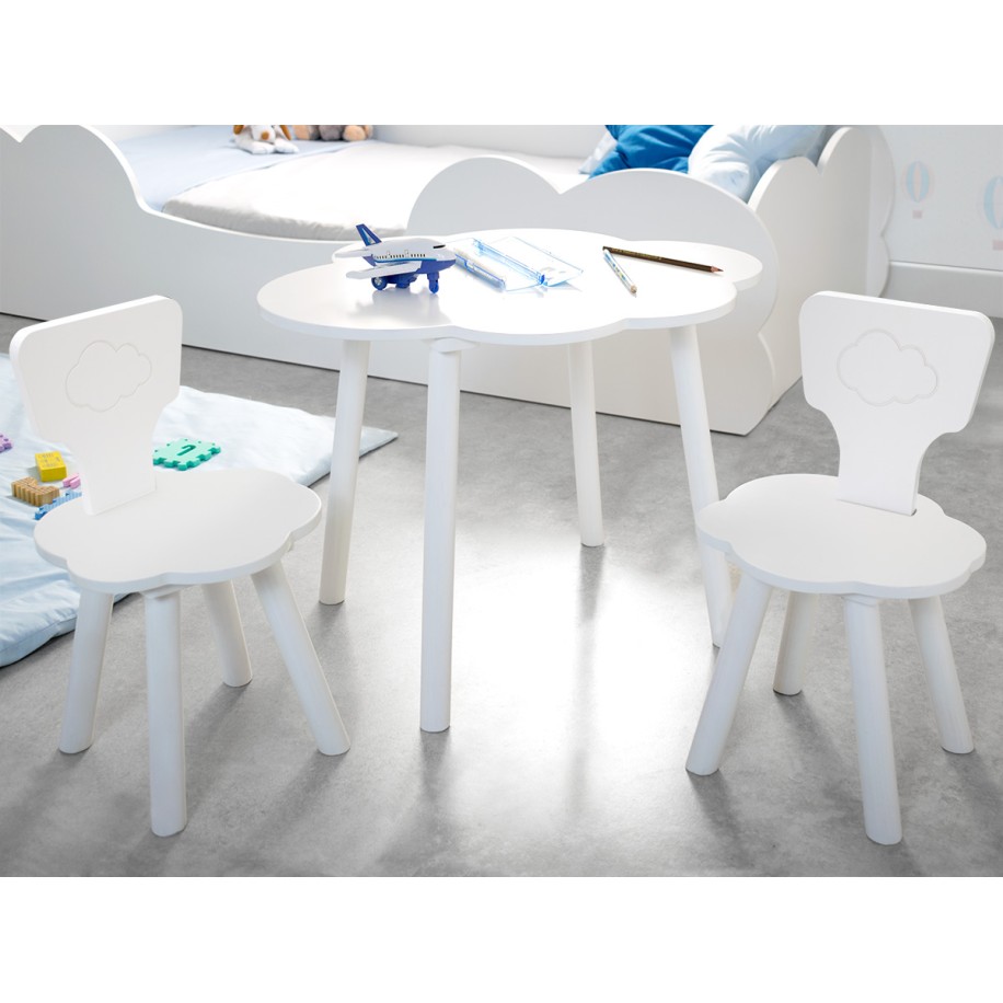Habitación montessori mesa y sillas para niños Nube 