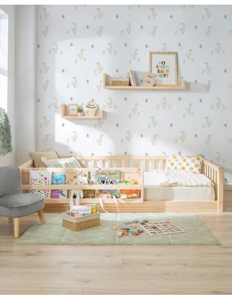 Cama Montessori con librería madera natural | Habitación Montessori