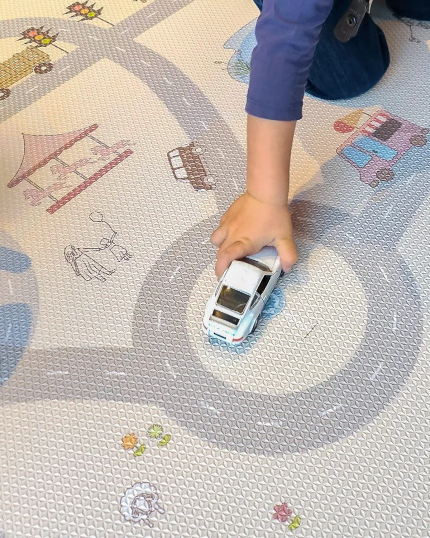 Alfombra infantil coches | Blandita y fácil de limpiar