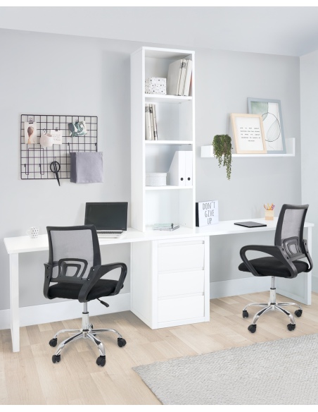 Habitación para hermanos con cama y zona de estudio doble / Promo