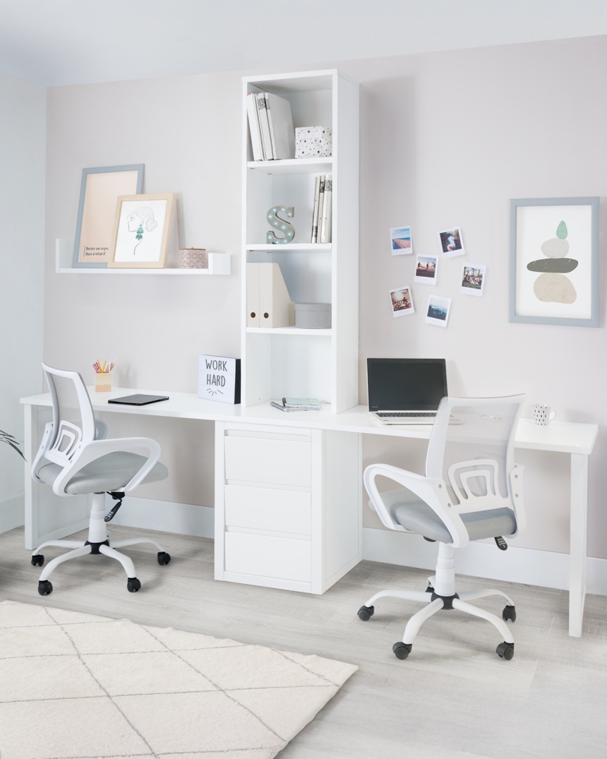 Habitación para hermanos con cama y zona de estudio doble / Promo