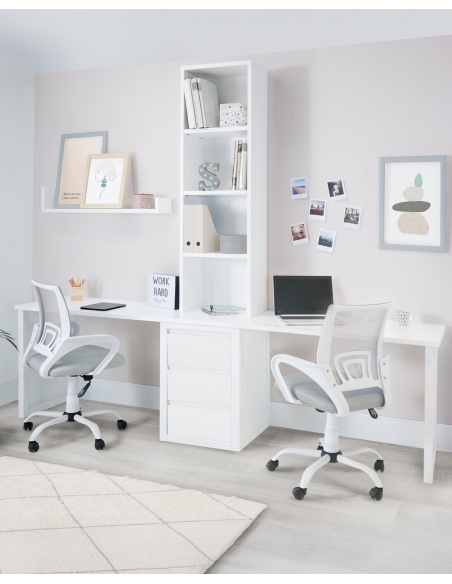 Habitación para hermanos con cama y zona de estudio doble / Promo