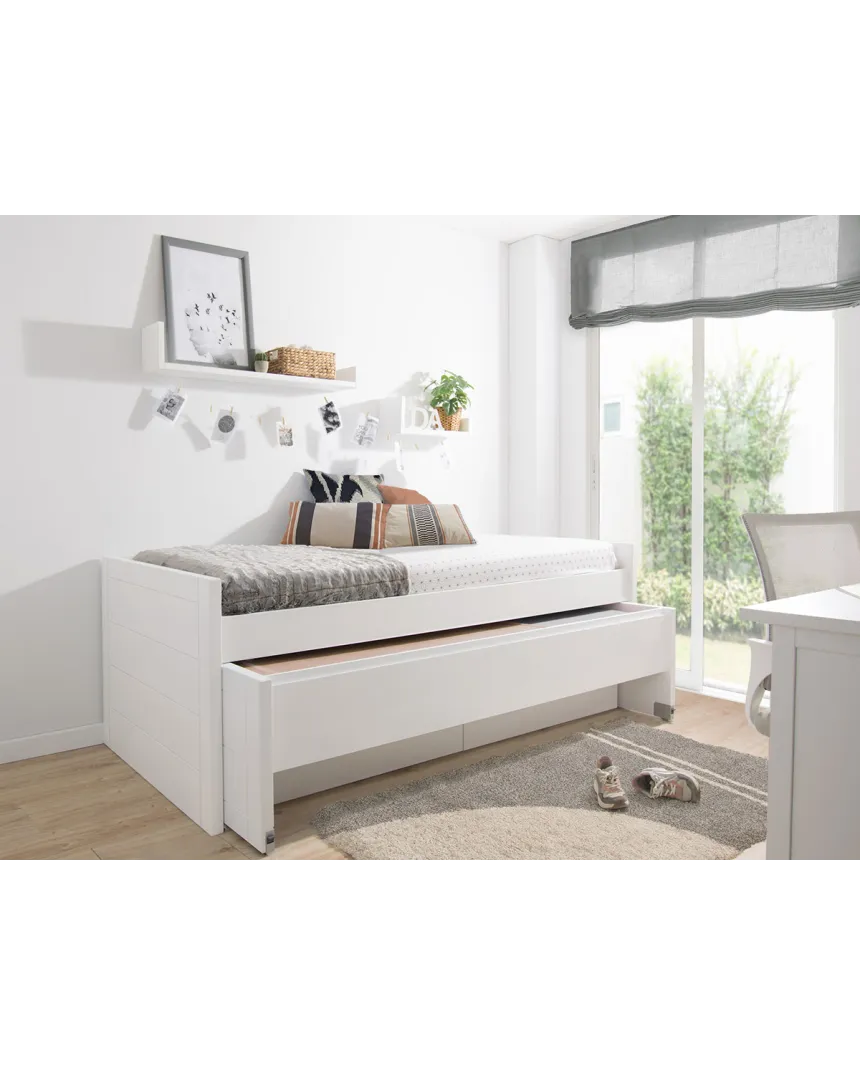 Habitación para hermanos con cama y zona de estudio doble / Promo