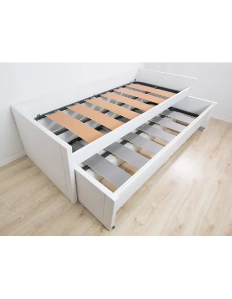Habitación para hermanos con cama y zona de estudio doble / Promo