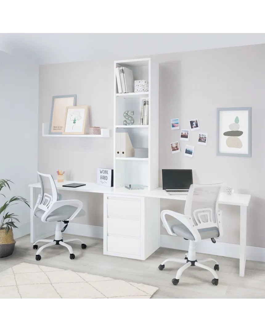 Habitación para hermanos con cama y zona de estudio doble / Promo