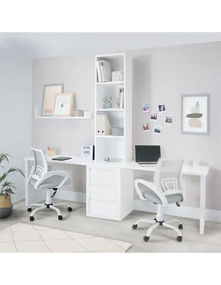 Habitación para hermanos con cama y zona de estudio doble / Promo