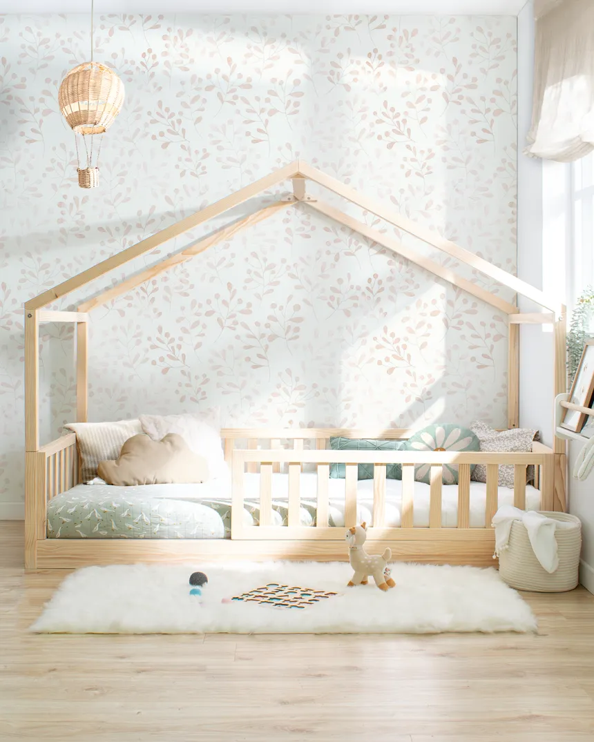 Cama Montessori cabaña con barrera | Novedades camas casita